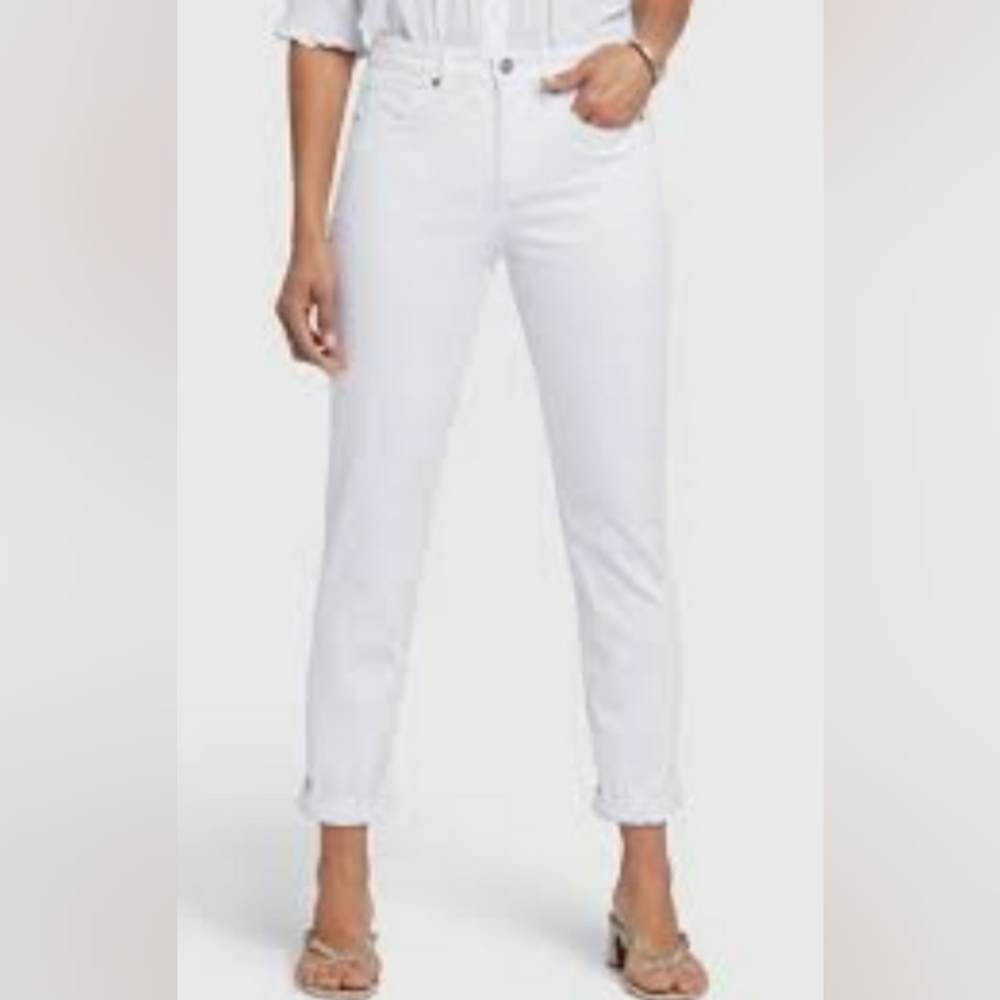 Crown and Ivy Petite White Jeans sz 2